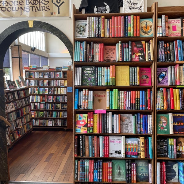 9/12/2022 tarihinde Paul D.ziyaretçi tarafından City Lights Bookstore'de çekilen fotoğraf
