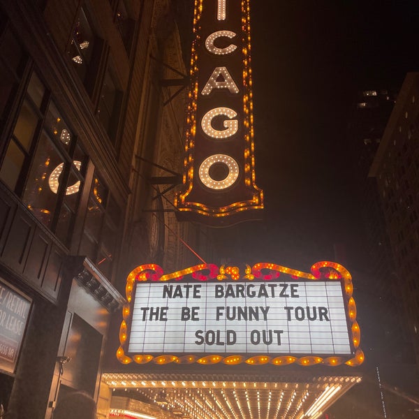 รูปภาพถ่ายที่ The Chicago Theatre โดย Jodi L. เมื่อ 11/6/2023