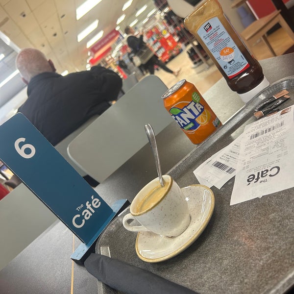 Tesco Extra Milton Keynes, Buckinghamshire