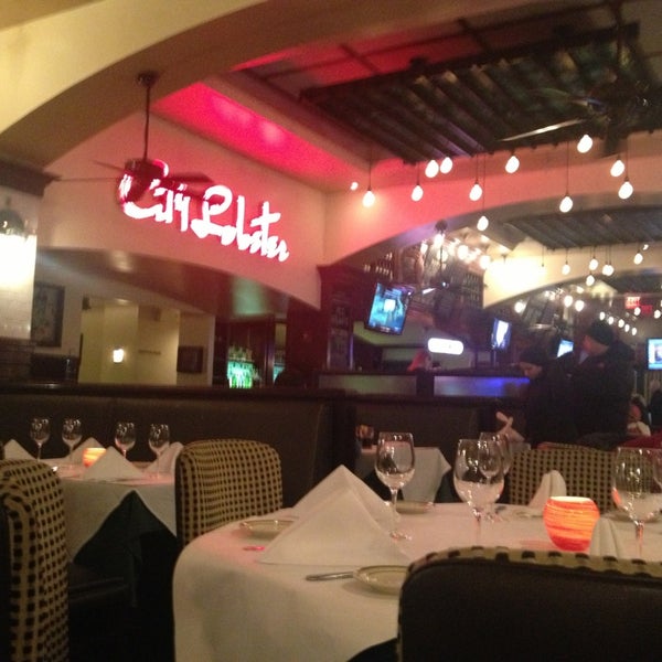 รูปภาพถ่ายที่ City Lobster &amp; Steak โดย H เมื่อ 2/17/2013