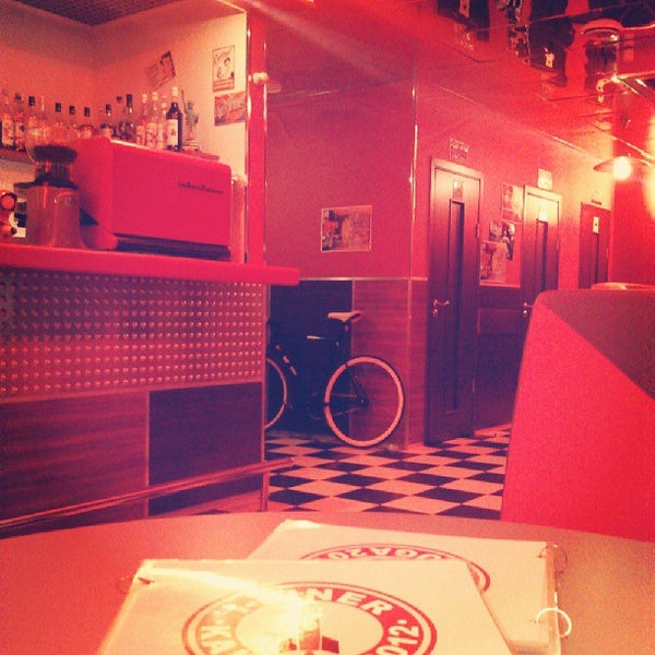 7/12/2013 tarihinde Sasha D.ziyaretçi tarafından Diner &amp; Burger Bar'de çekilen fotoğraf