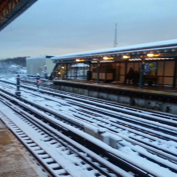 Photos at MTA Subway West Farms Square/E Tremont Av (2/5) Metro