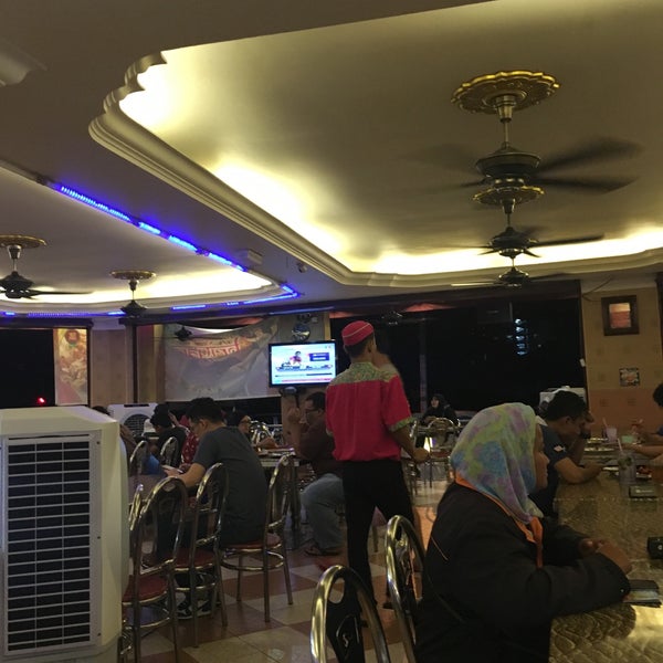 Foto scattata a Restoran Nasi Kandar Subaidah da Nury Y. il 11/11/2016