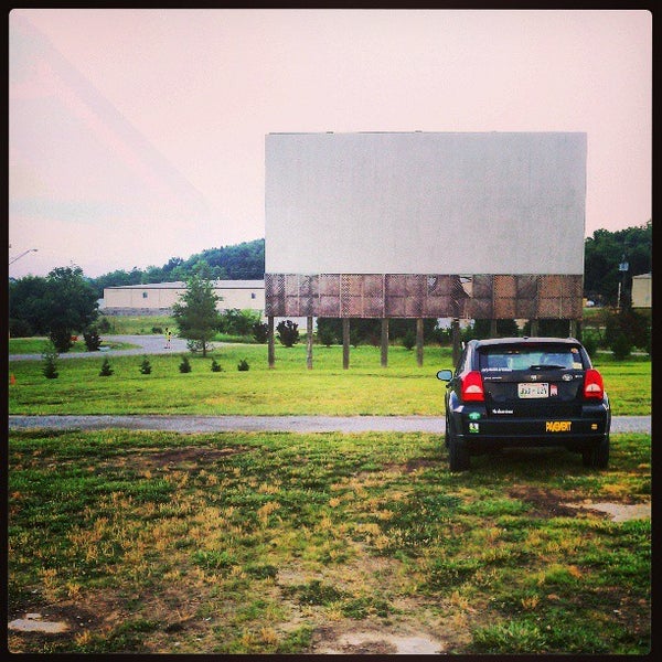 Photo taken at Stardust Drive-in Theatre by Wizzard on 6/25/2013