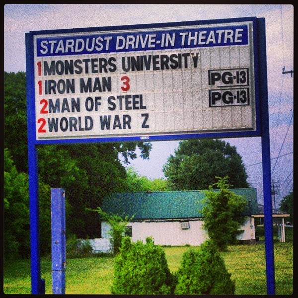 Photo taken at Stardust Drive-in Theatre by Wizzard on 6/24/2013