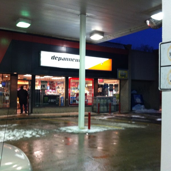 Petroplus Fuel Station in Pierrefonds