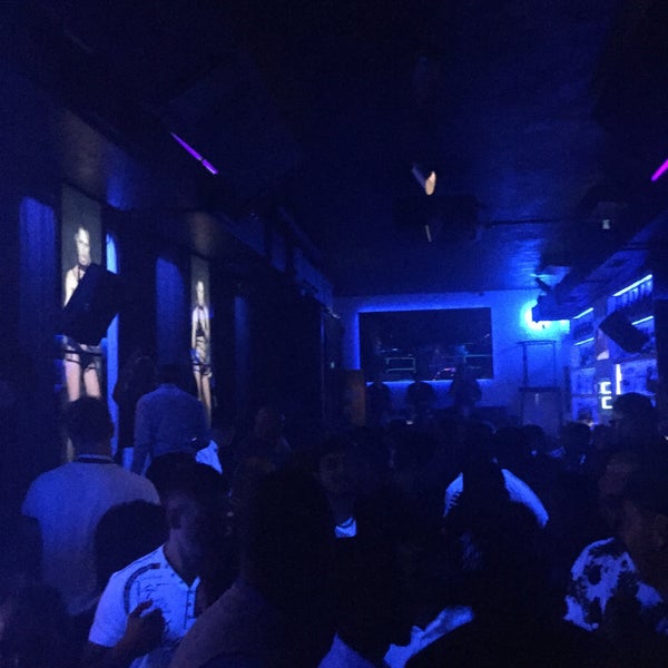 8/23/2015 tarihinde Flakron S.ziyaretçi tarafından M1 Lounge Bar &amp; Club'de çekilen fotoğraf