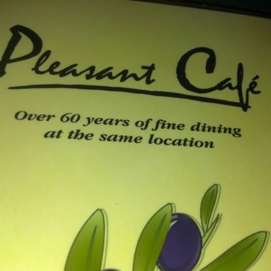 Foto tirada no(a) Pleasant Cafe por Doreen N. em 9/14/2012