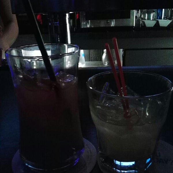 Foto tomada en Pat&#39;s Cocktail Lounge  por Sal C. el 5/16/2014