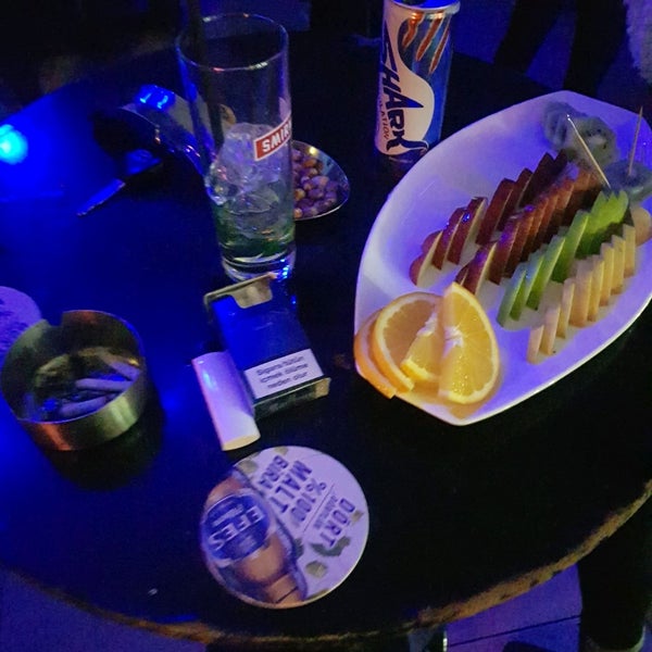 รูปภาพถ่ายที่ Hangover Cafe &amp; Bar โดย Rıza Avcı เมื่อ 2/28/2020