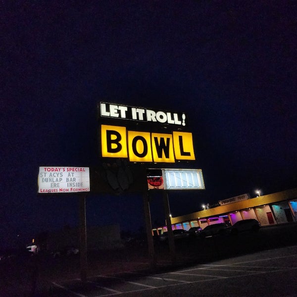 Photo taken at Let It Roll Bowl &amp; Entertainment by Ryan C. on 12/16/2022