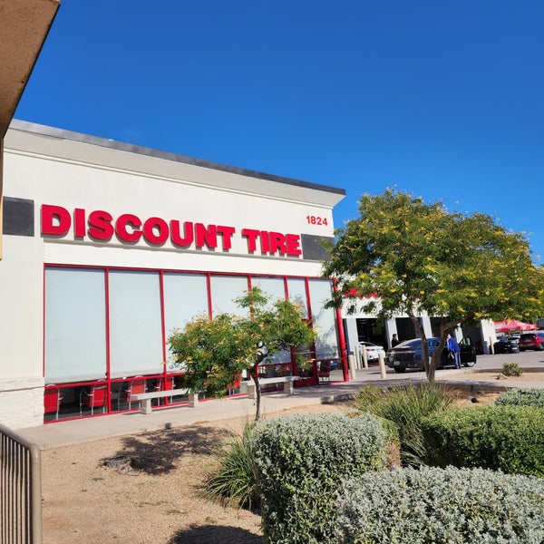 Discount Tire Automotive Repair Shop in Camelback East