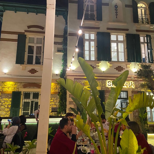 Foto diambil di Sini Köşk Restaurant oleh Hakan pada 5/14/2022