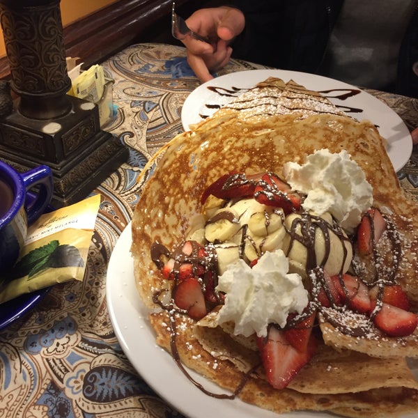 Photo taken at Crepes n&#39; Crepes by Mohammed A. on 11/14/2015