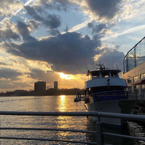 Point Chelsea Pier Pier 40 - Chelsea Piers - Chelsea - New York, NY