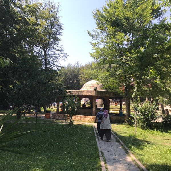 Foto diambil di Hayreddin-i Tokadi-Sürmeli Muhiddin-Ahmed Bolevi-Yekta Palazoğlu Türbesi oleh Ali A. pada 7/17/2021