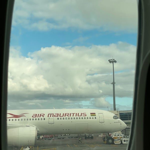 รูปภาพถ่ายที่ Air Mauritius Lounge โดย 🦂 เมื่อ 7/29/2022