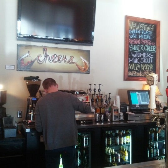 12/4/2012にScott S.がAlcove Wine Barで撮った写真