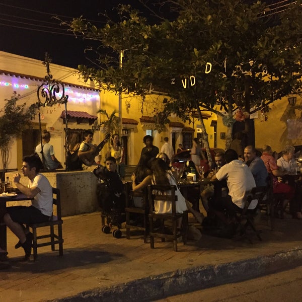 รูปภาพถ่ายที่ Basilica Pizzería Café โดย Pablo M. เมื่อ 1/3/2016