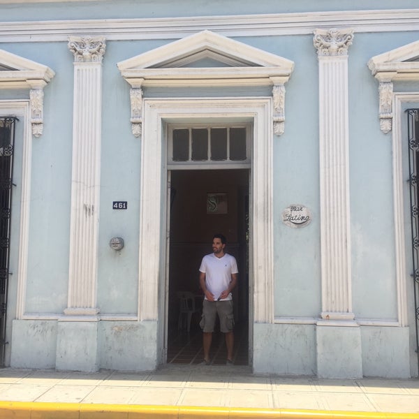 Latinas Calle 8