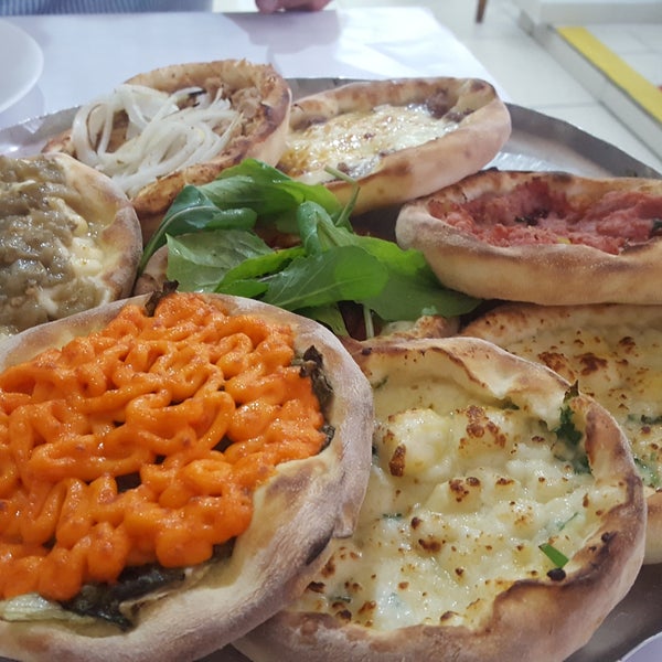 Uma pizzaria que terceiriza a massa! – Foto de Pizza Place, Bertioga -  Tripadvisor