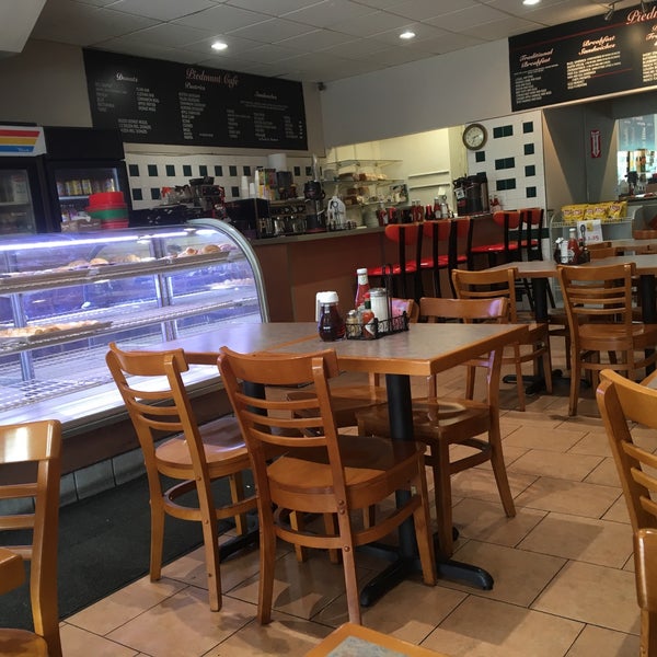 Piedmont Cafe & Bakery Diner in Piedmont Avenue