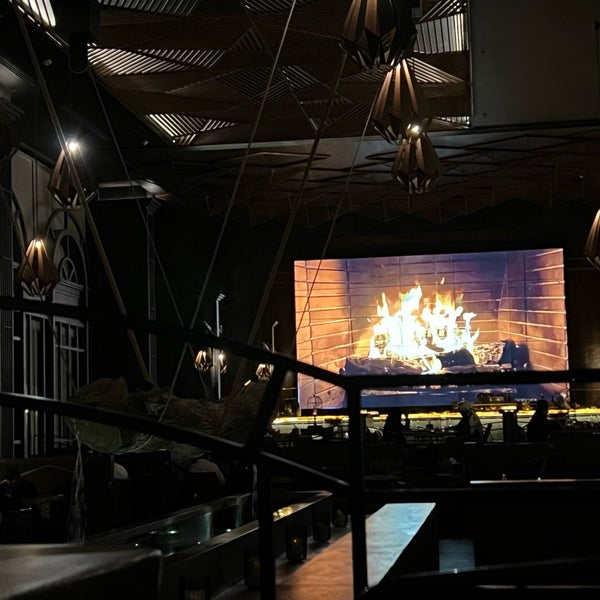 Foto tomada en Ovvi Lounge &amp; Restaurant  por 𓆩T𓆪 el 12/28/2022
