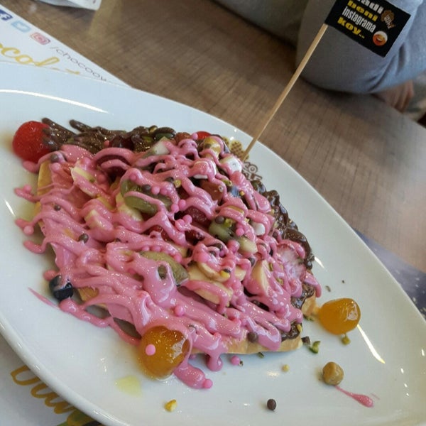 Photo taken at Choco Waffle by Büşra on 3/9/2019