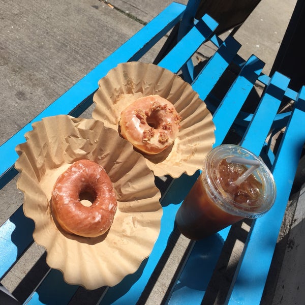 7/9/2017 tarihinde Alex Y.ziyaretçi tarafından Boxer Donut &amp; Espresso Bar'de çekilen fotoğraf