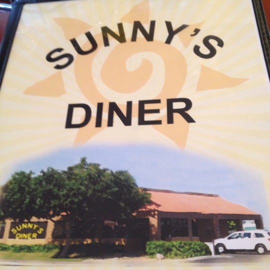 Foto tirada no(a) Sunny&#39;s Diner por Thomas W. em 10/27/2012
