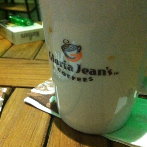 Photo taken at Gloria Jean&#39;s Coffees by Okan ツ. on 12/28/2012