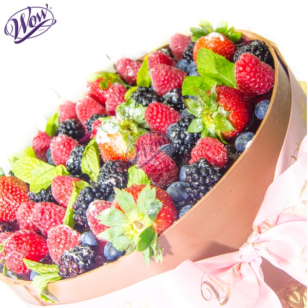 wow sweets pistachio mix berries cake