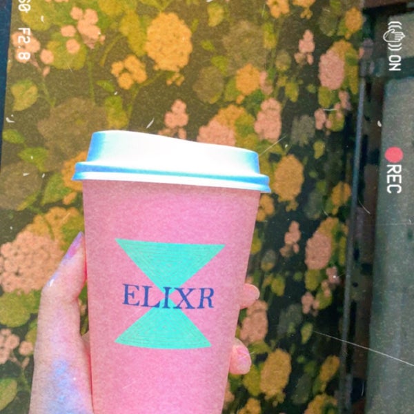 Снимок сделан в Elixr Coffee Roasters пользователем Njoud 10/15/2020