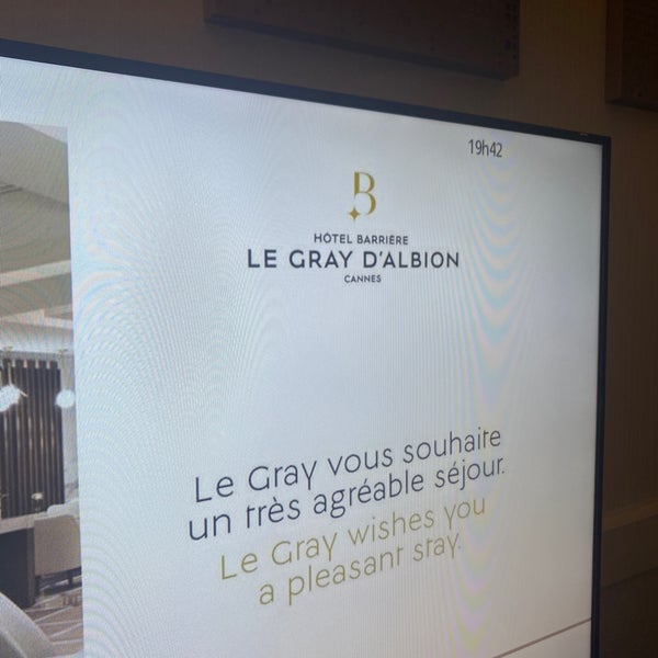 Foto diambil di Hôtel Gray d&#39;Albion oleh A 🌹 .. pada 7/21/2022