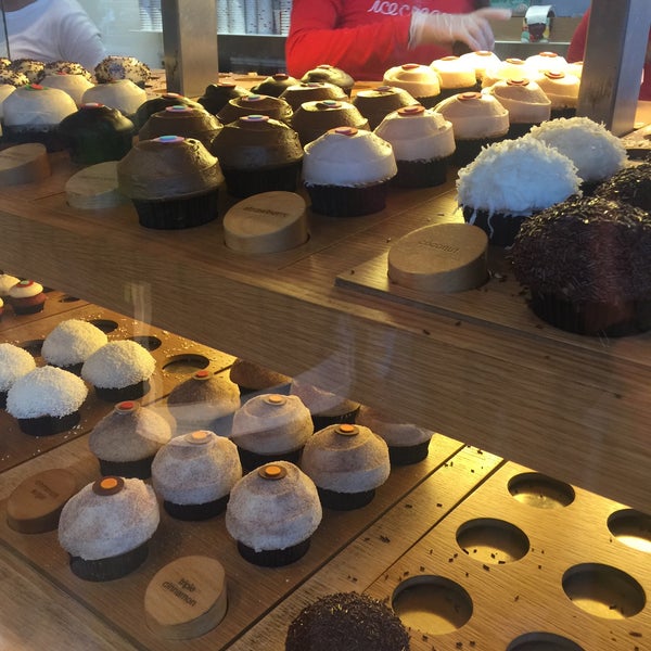 Photo taken at Sprinkles Cupcakes by Christine M. on 4/14/2016