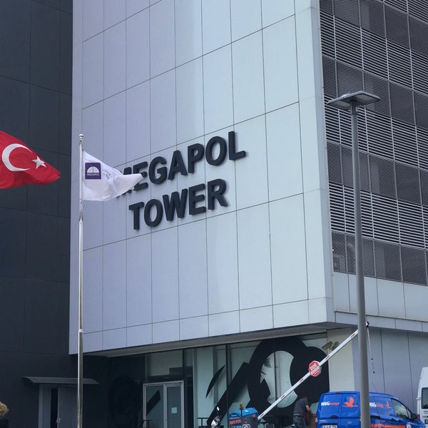 Foto tomada en Megapol Tower  por Ahmet A. el 6/20/2019