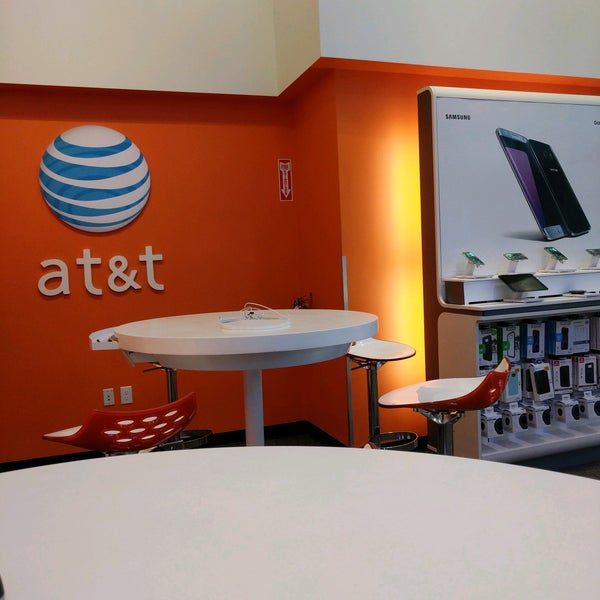 AT&T Mobile Phone Store in Financial District