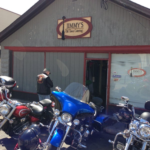 Foto diambil di Jimmy&#39;s Old Town Tavern oleh Jim J. pada 4/20/2013
