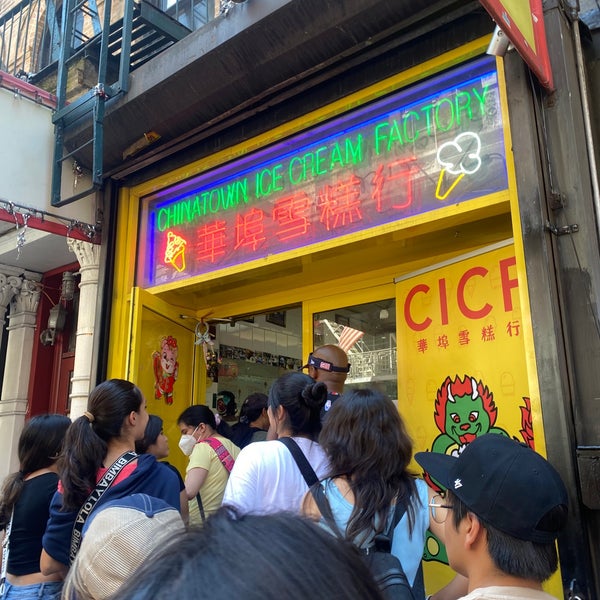 Photo taken at The Original Chinatown Ice Cream Factory by América R. on 6/30/2022
