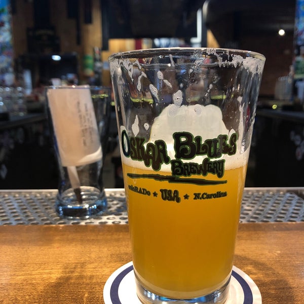 Foto tirada no(a) Oskar Blues Grill and Brew por Matthew P. em 8/26/2019