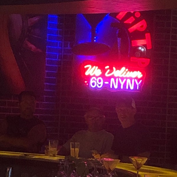 Photos à Zeppelins Bar & Grill Restaurant américain à Cedar Rapids