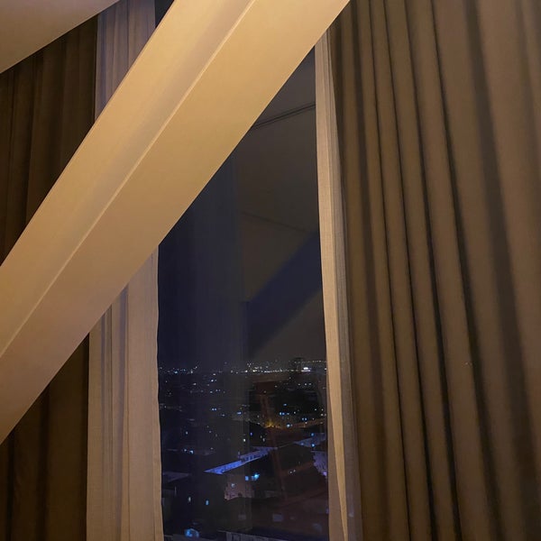 Foto diambil di DoubleTree by Hilton Hotel Istanbul - Avcilar oleh Serdar K. pada 5/24/2022