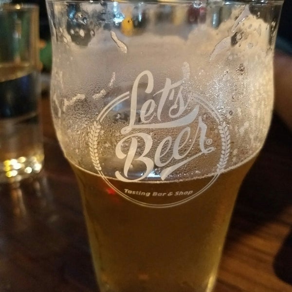 Photo taken at Let&#39;s Beer by Felipe B. on 5/29/2018