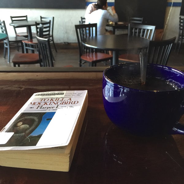 Foto tirada no(a) The 806 Coffee + Lounge por Joe M. em 5/21/2016