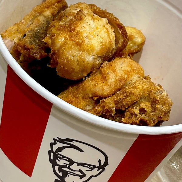 Foto tirada no(a) Kentucky Fried Chicken por Abdulla S. em 10/28/2021