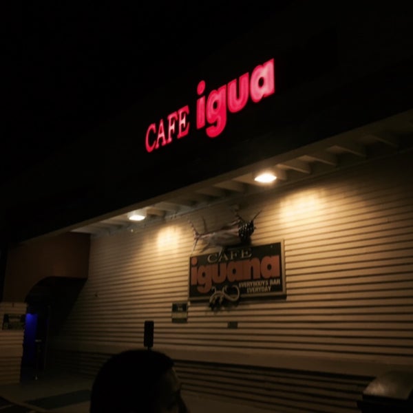 6/7/2015にJason V.がCafe Iguana Pinesで撮った写真