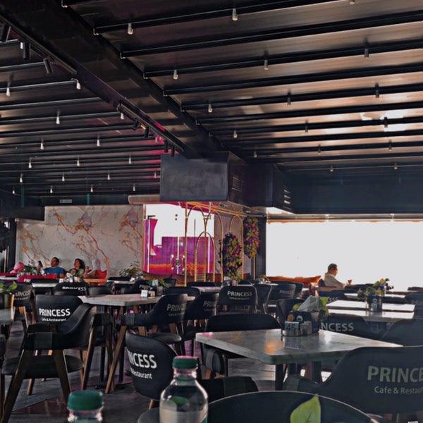 10/13/2022 tarihinde YOUSEF ✨ ..ziyaretçi tarafından Princess Cafe &amp; Restaurant- Point 6'de çekilen fotoğraf
