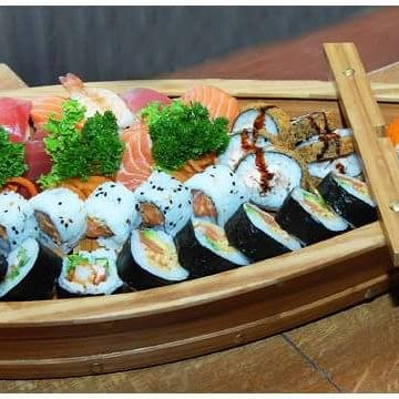 8/22/2015에 Sushi Paradise님이 Sushi Paradise에서 찍은 사진