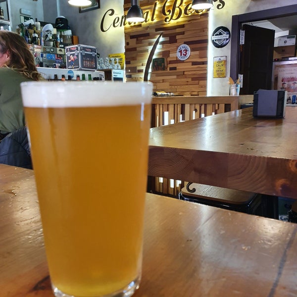 Photo taken at Central Beers by John Ole B. E. on 2/8/2020