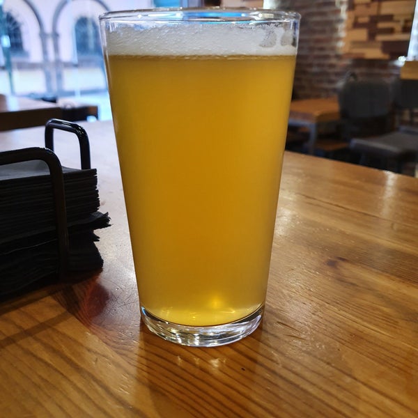 Photo taken at Central Beers by John Ole B. E. on 2/8/2020